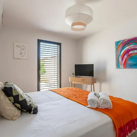 Apartamento With Garden Elegance And Comfort Loyettes