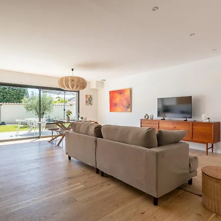 דירה With Garden Elegance And Comfort *